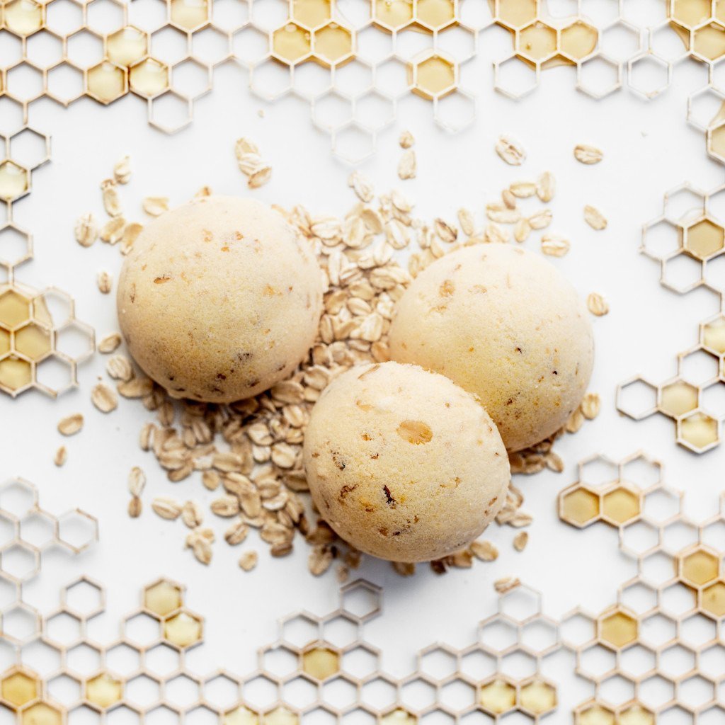 Bath Bomb Milk-Honey-Oat 60g (back in autumn)