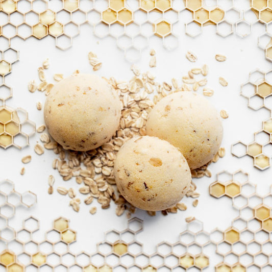 Bath Bomb Milk-Honey-Oat 60g (back in autumn)